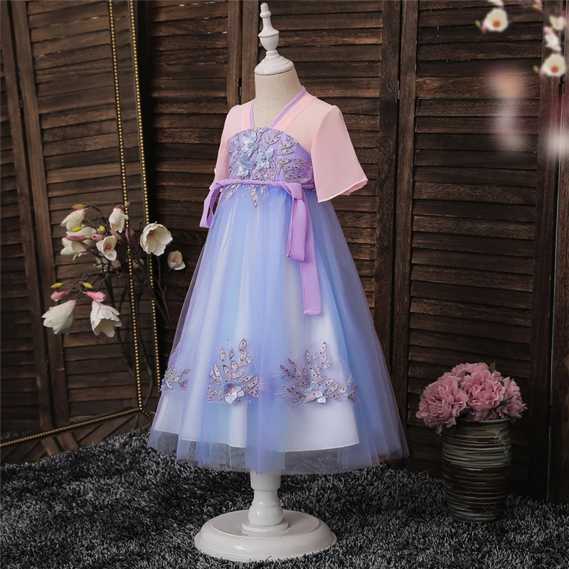 Шифоновое платье с аппликацией и вышивкой в античном стиле |