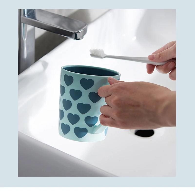 

New kitchen bathroom toiletries suit contracted love double color wash gargle cup household gargle cup of brushing your teeth