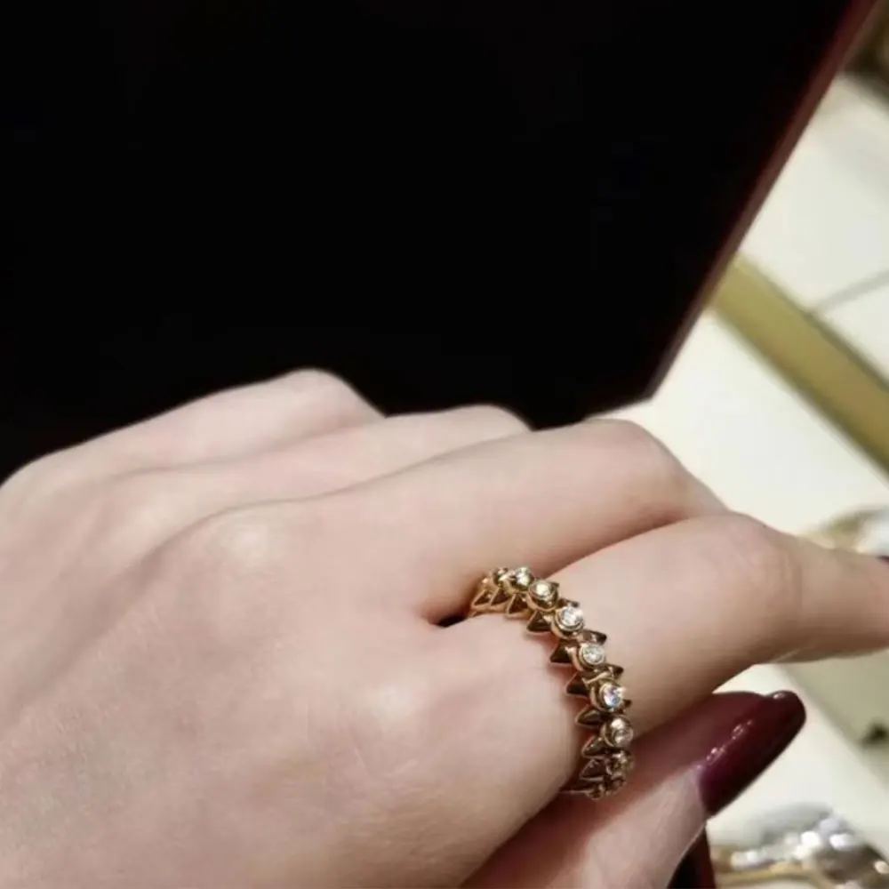 

AYBS Luxury Brand Jewelry Rings Ladies High Quality Sparkle Marking Rivets Rings Punk Rock Hip-Hop Style 2021Hot Brand Lovers
