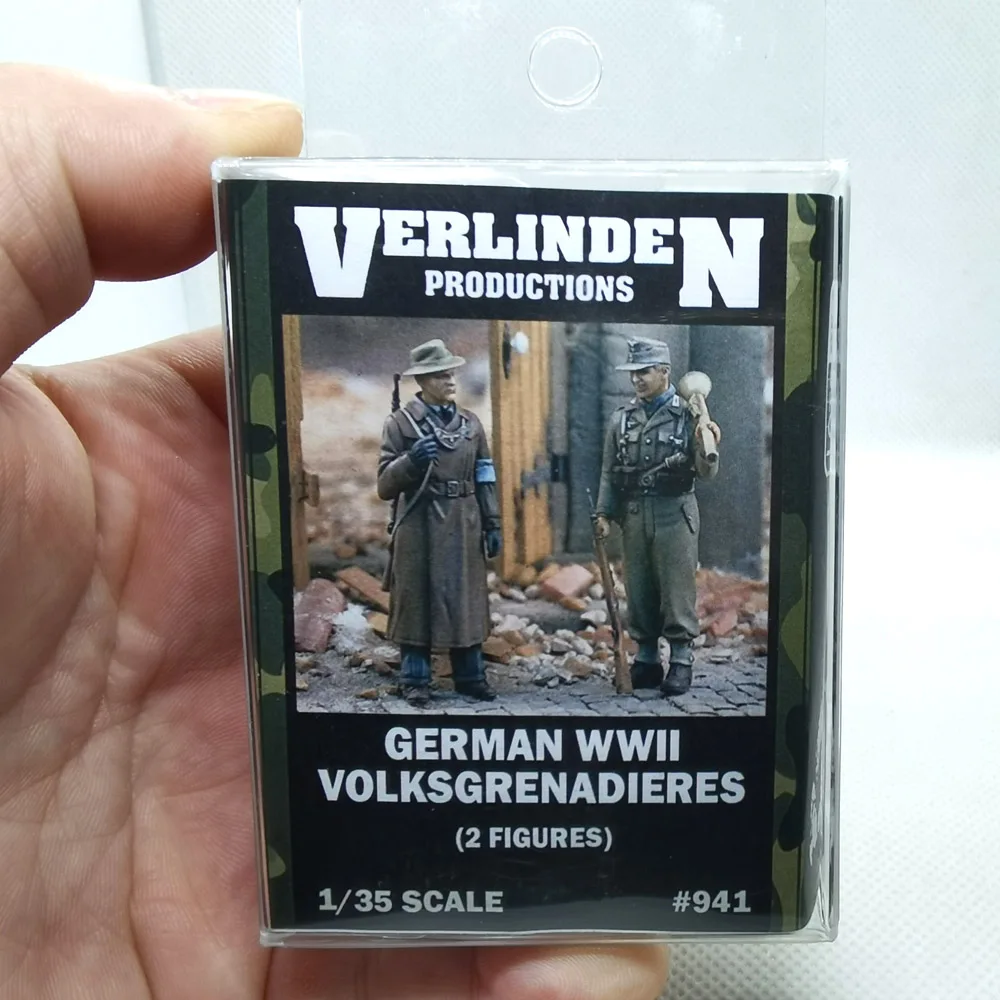 

1/35 WWII German Volksgrenadier with Volkssturm Member (2 Figures/Set) VERLINDEN #941 Resin Kits Unassembled Uncolored