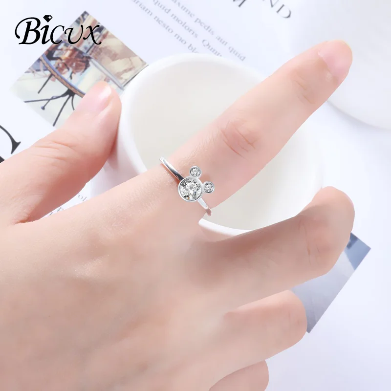 Кольцо женское серебряное с фианитами корейский геометрической формы пробы |