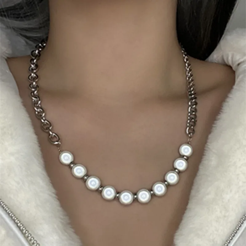 

Hangzhi 2021 new personality titanium steel reflective pearl stitching necklace female street fashion trendy accessories