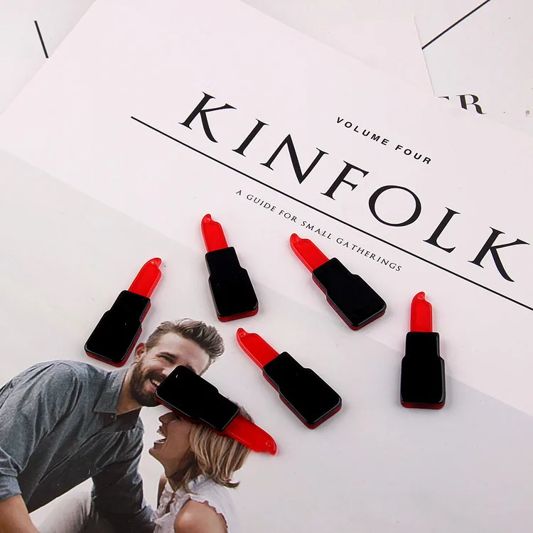 Серьги-подвески из смолы для макияжа в виде губной помады 12 х37 мм шт./упак. |