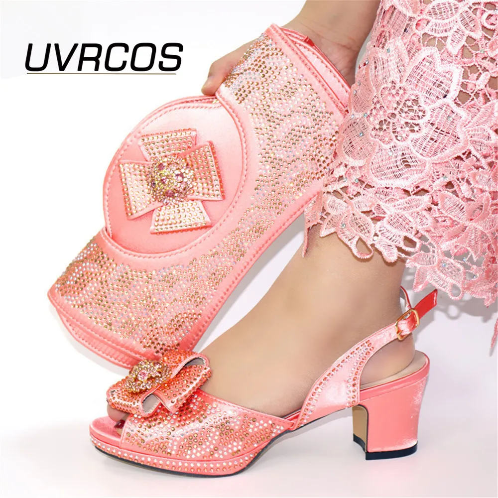 

2021 в африканском стиле; Комплект из обуви и сумки для вечерние итальянский Женский комплект из обуви и сумки в Италии комплекты модной обуви...