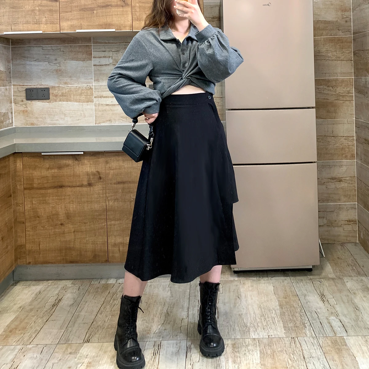 Женская Асимметричная юбка средней длины черная длинная трапециевидная с