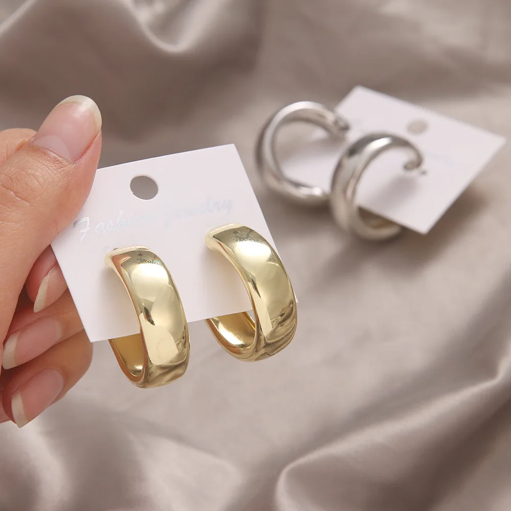 

Latest Simple Silver Color Smooth Hoop Earrings Of Women Girl Gold Circle Round Minimalist Earrings 2021 NEW Jewelry