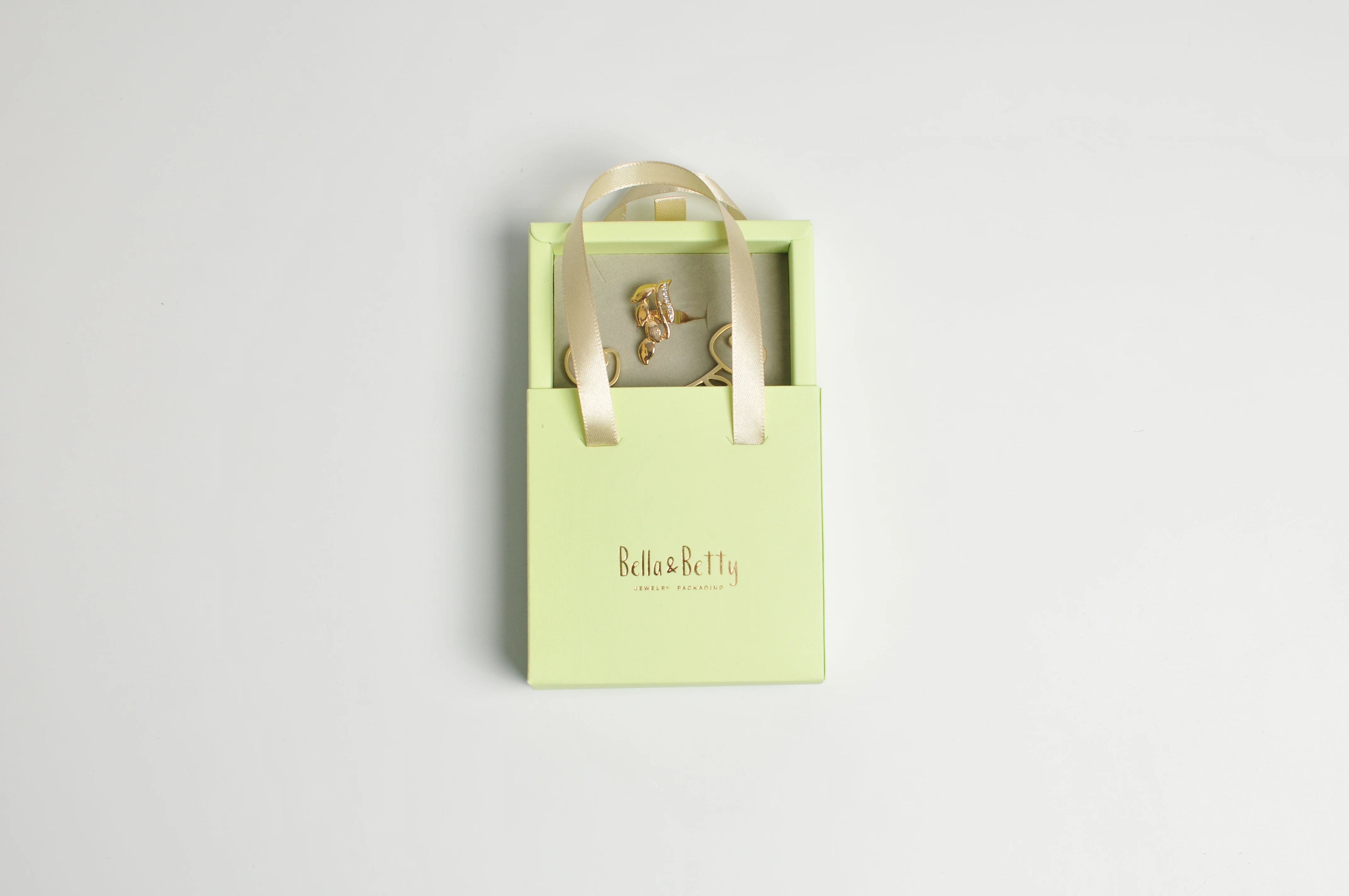 50pcs Beads Earrings Ring Bracelet Fit Original Packaging Paper Bags Original With Logo