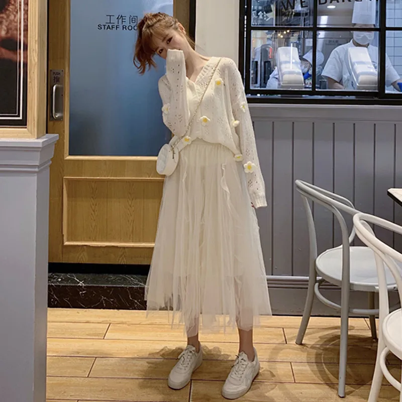 

Весна Осень костюм женский сладкий цветок вязаный кардиган свободный длинный рукав свитер пальто + сетчатая юбка двухсекционный комплект д...