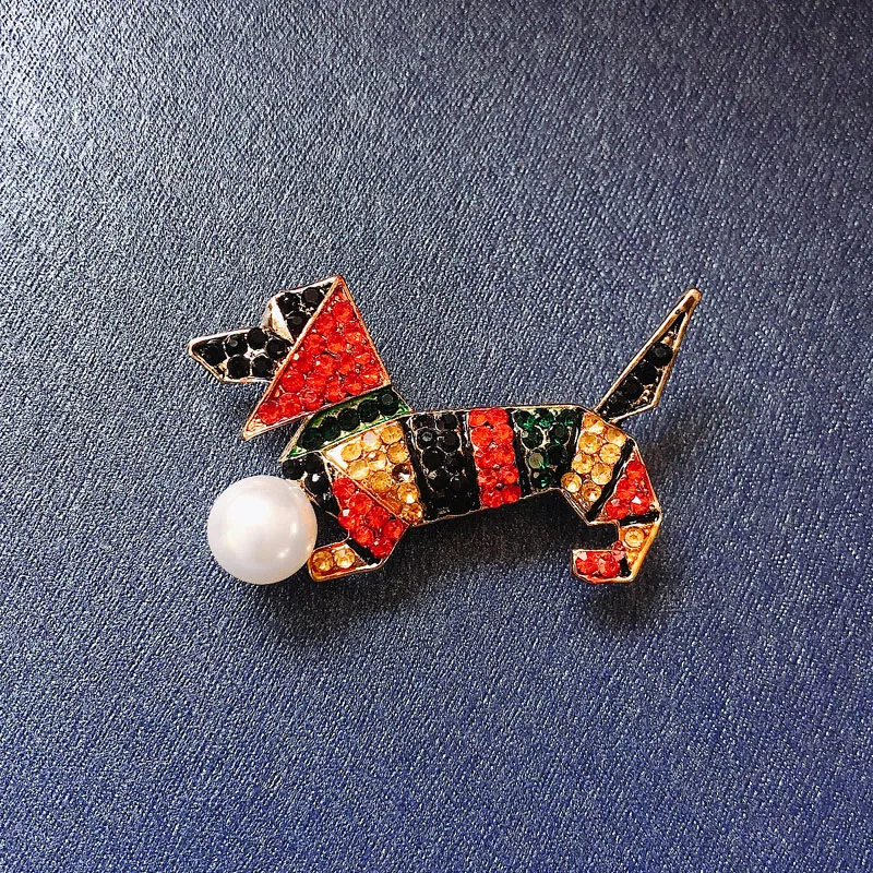Брошь в виде собаки стразы эмалированная с кристаллом | Украшения и аксессуары