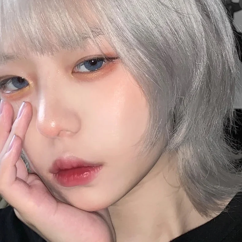 Серебристо-серые Многослойные волосы в стиле Харадзюку Короткие вьющиеся серые