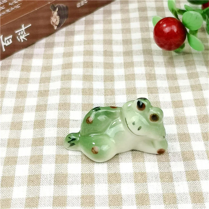 Набор 5 анимационной посуды отдыха Симпатичные керамические держатели для палочек Лягушка стол орнамент для ложки, вилки, кисти XKW.