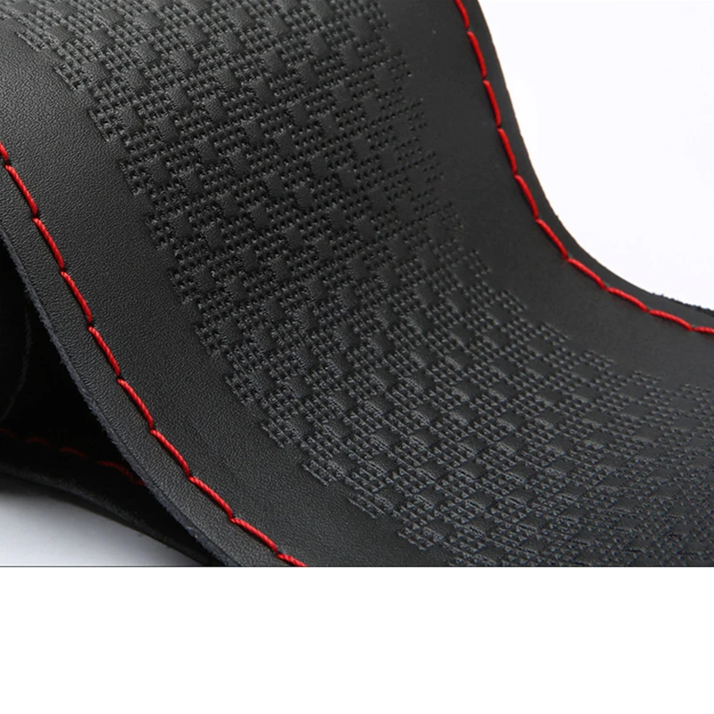 Оплетка на руль кожаный чехол с тиснением всесезонный Универсальный автомобиля