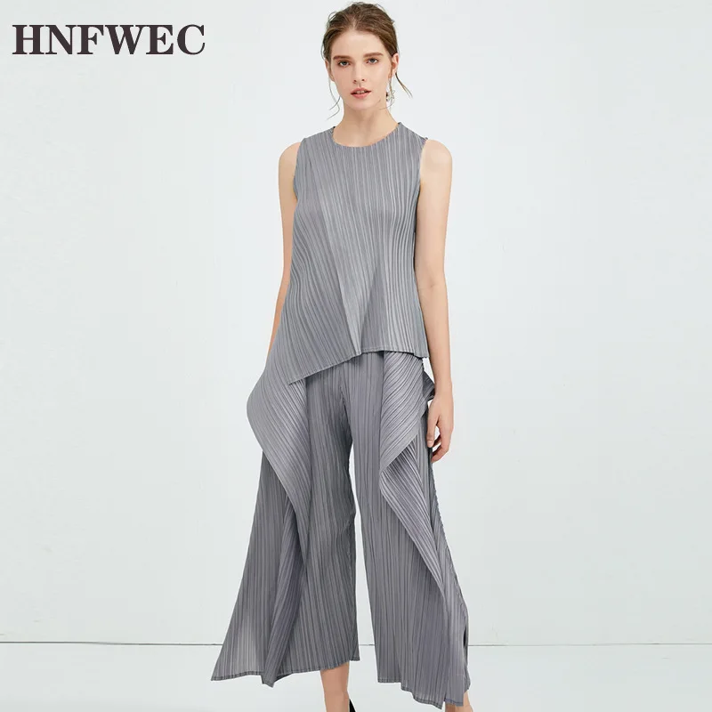 Женская футболка без рукавов с круглым вырезом и асимметричными фальш брюками