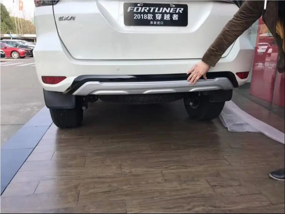 Передний и задний бампер из АБС защитная противоскользящая пластина для Toyota Fortuner
