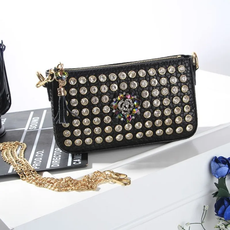 Стильная женская сумка через плечо маленькая розовая стразы цепи украшенные