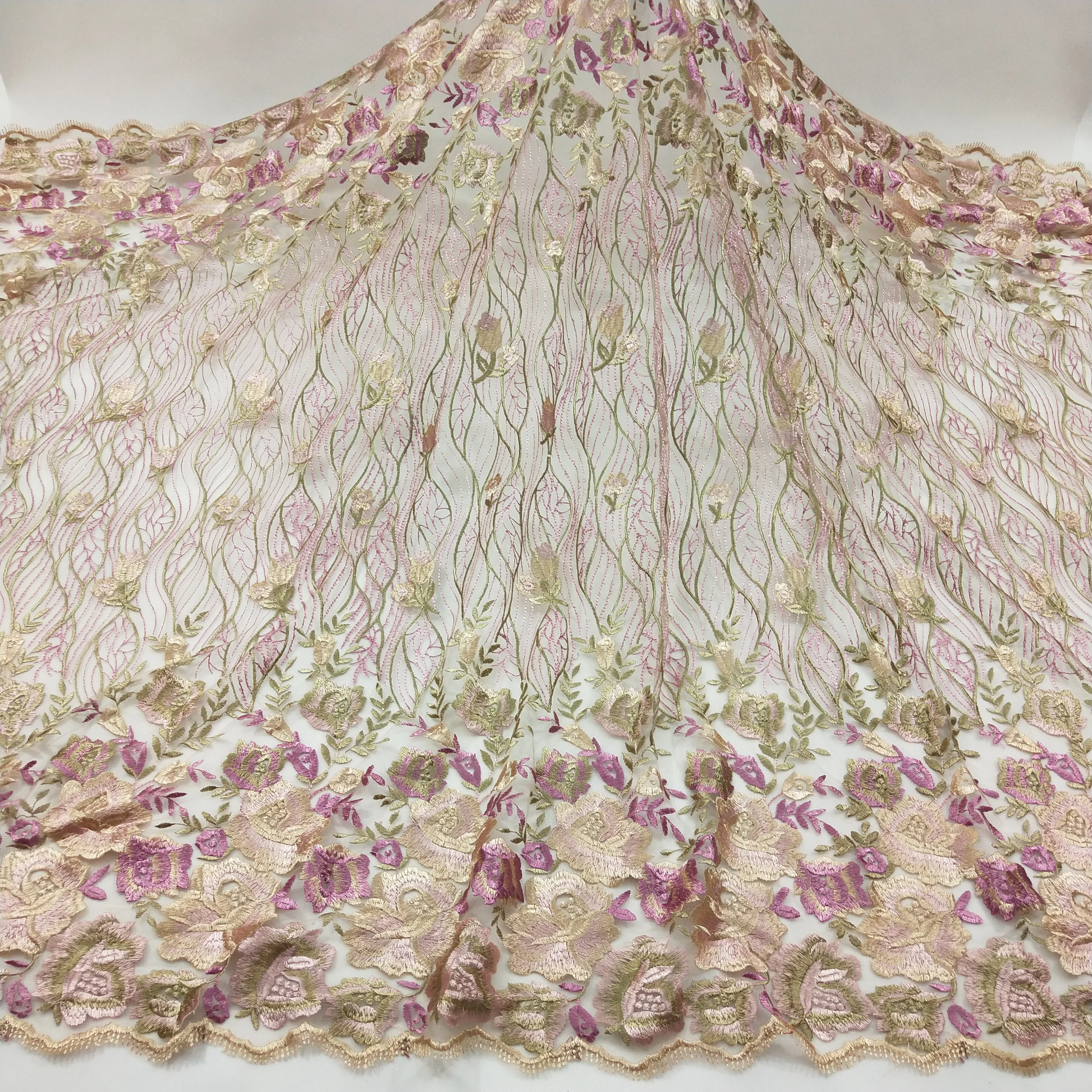 Французские кружевные ткани разных цветов с большим цветочным узором для