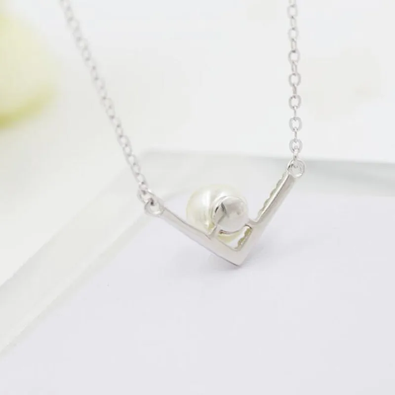 

Trendy Zircon Triangle Pearl Pendant 925 Silver Clavicle Chain Necklace for Women Girls Elegant Wedding Party Accessories SN229