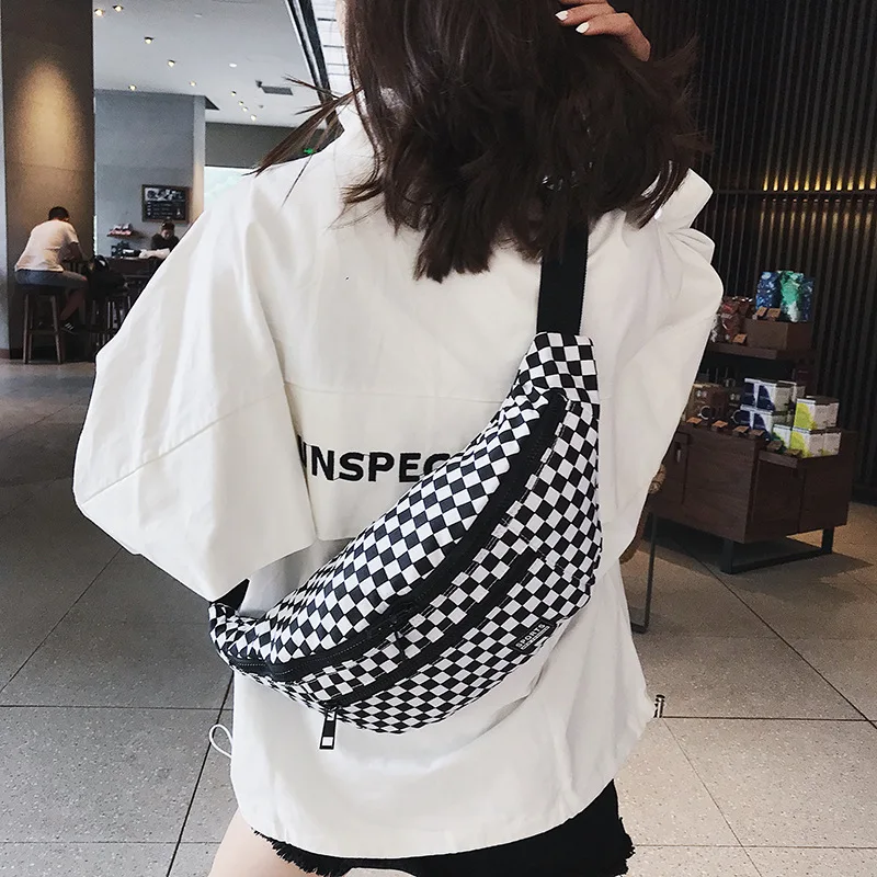 Поясная Сумка женская вместительная в черно-белую клетку дорожные нагрудные