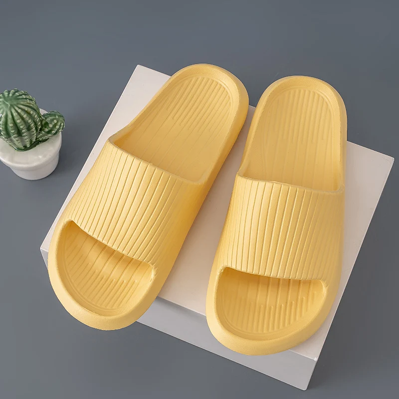 

2021 New Women Summer Slippers Soft Simple Bedroom Indoor Outdoor Beach Shoes Non-Slip EVA Solid Lightweight Quiet For Lovers.
