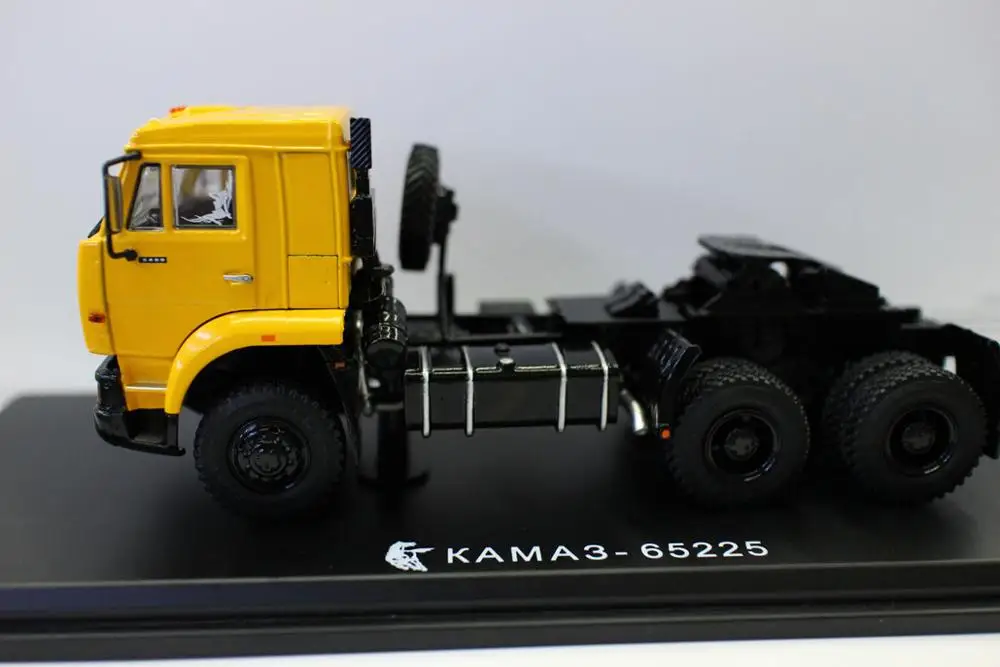 

Новые модели в масштабе звезд, масштаб 1/43, модель KAMA3 65225, трактор КАМАЗ, диаметр в подарок для коллекции, желтый