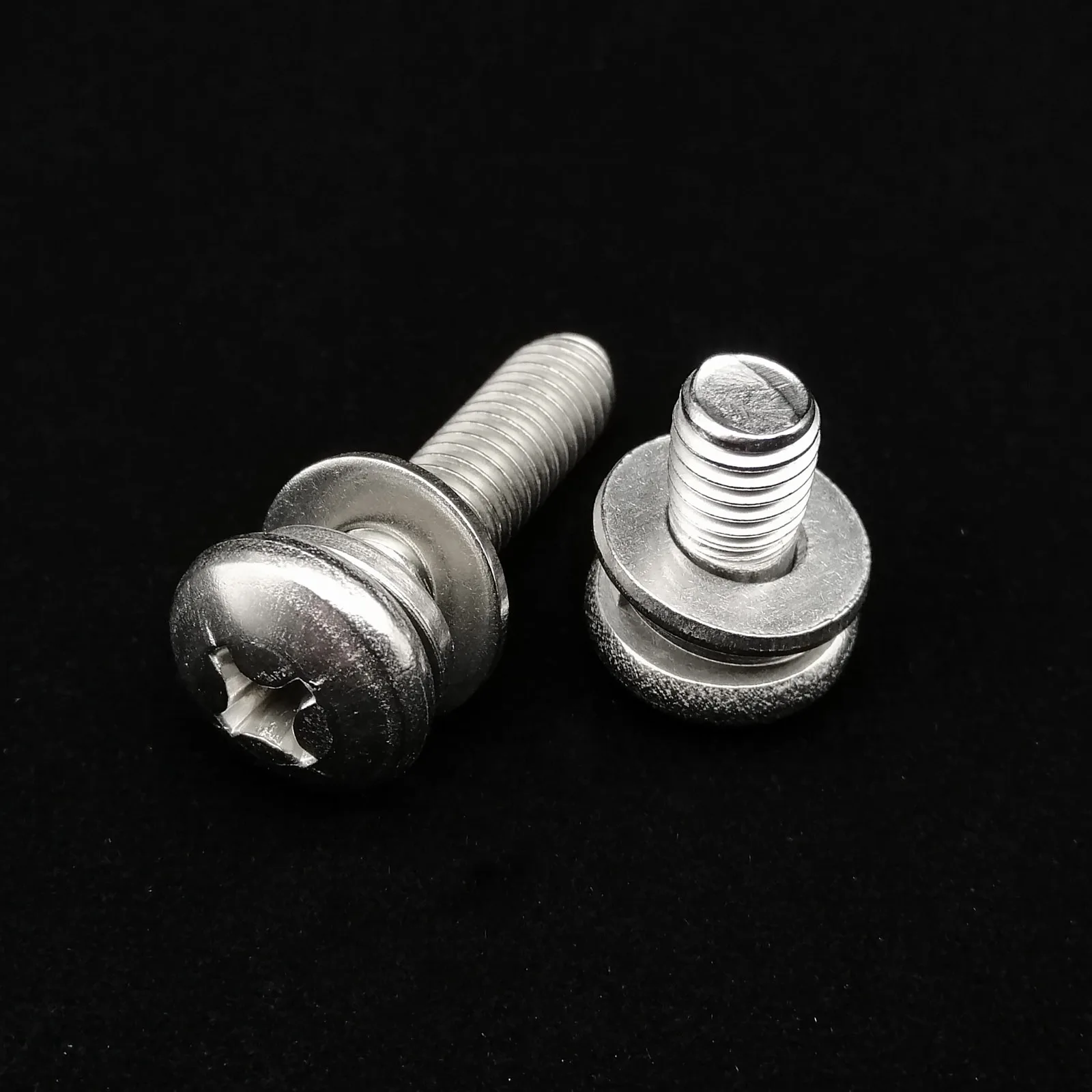 M1.6 M2 M2.5 M3 M4 M5 M6 M8 304 нержавеющая сталь Крестовая круглая с полукруглой головкой SEM