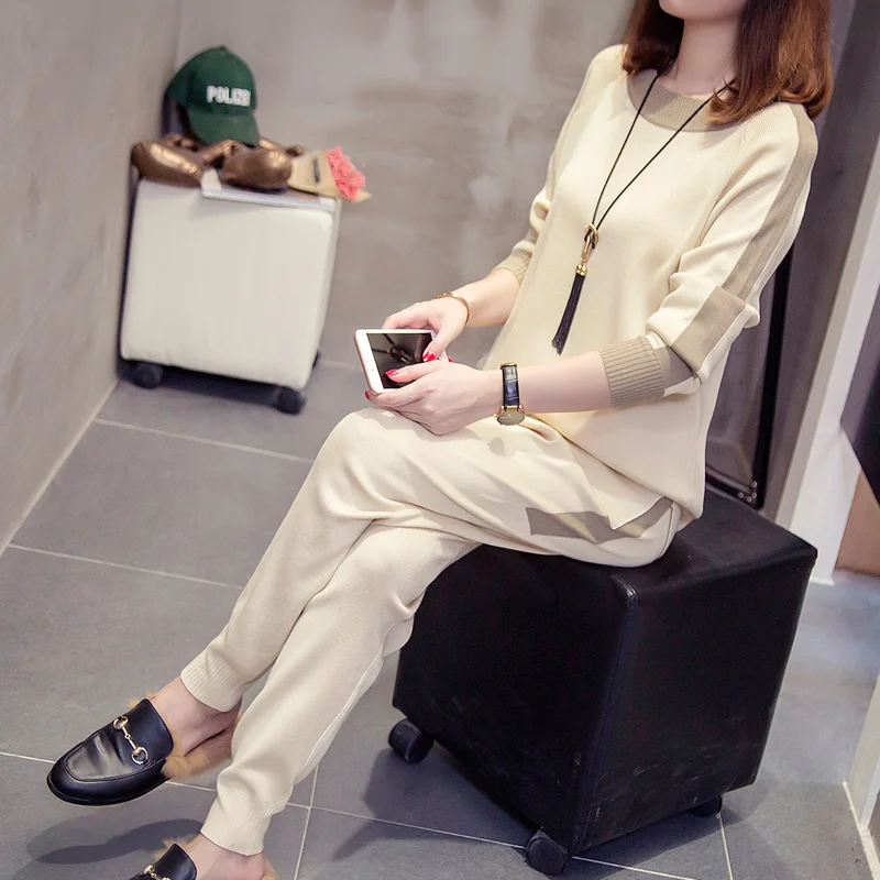 Женский спортивный костюм из двух предметов свитер и брюки|Спортивные костюмы| |