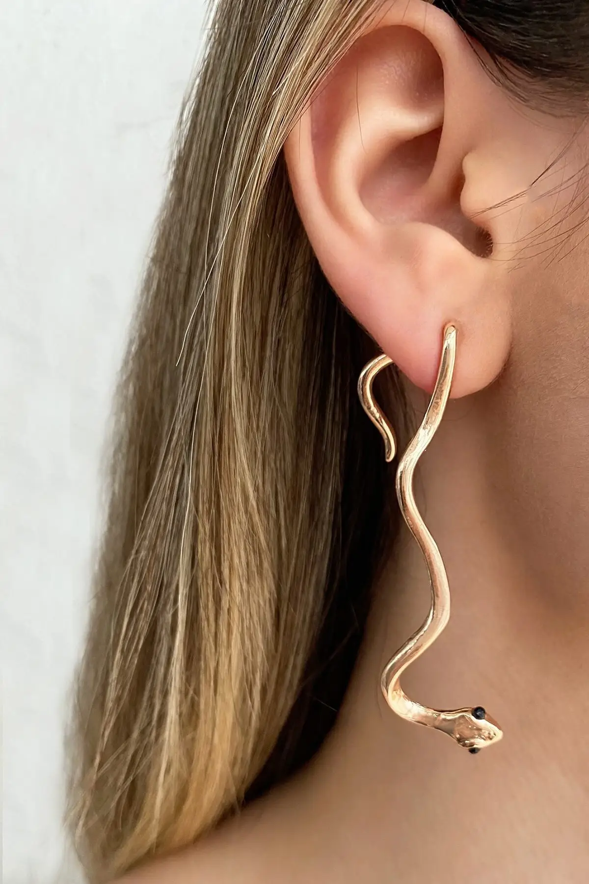

Rose Color Snake Figured Dangle Earring (pair)