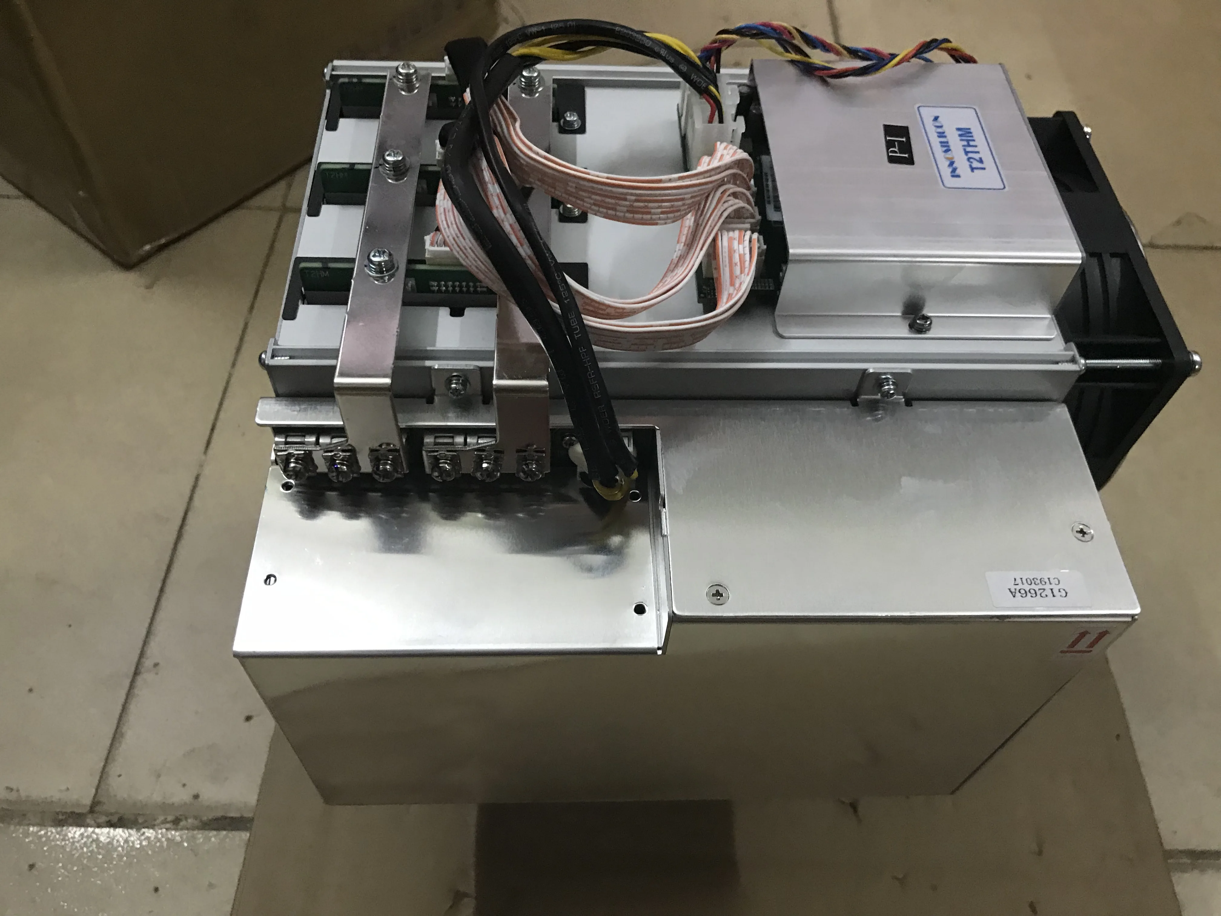 Использованный Innosilicon T2T 37TH/s 3400 Вт с оригинальным блоком питания ASIC Miner BTC лучше