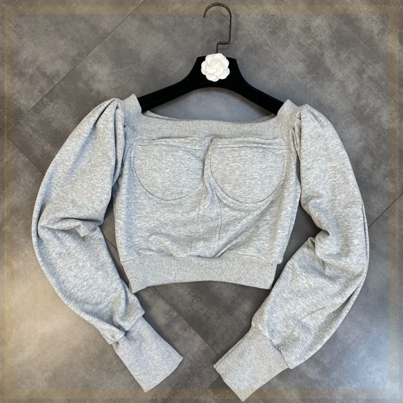 

Hoodies & Sweatshirts