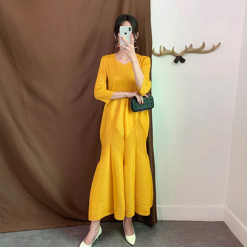

Comfortable Pleated Mid-Length Flower Summer Dresses New Design Pure Color Retro Vintage Dress Casual Plain Fashion Women Dress