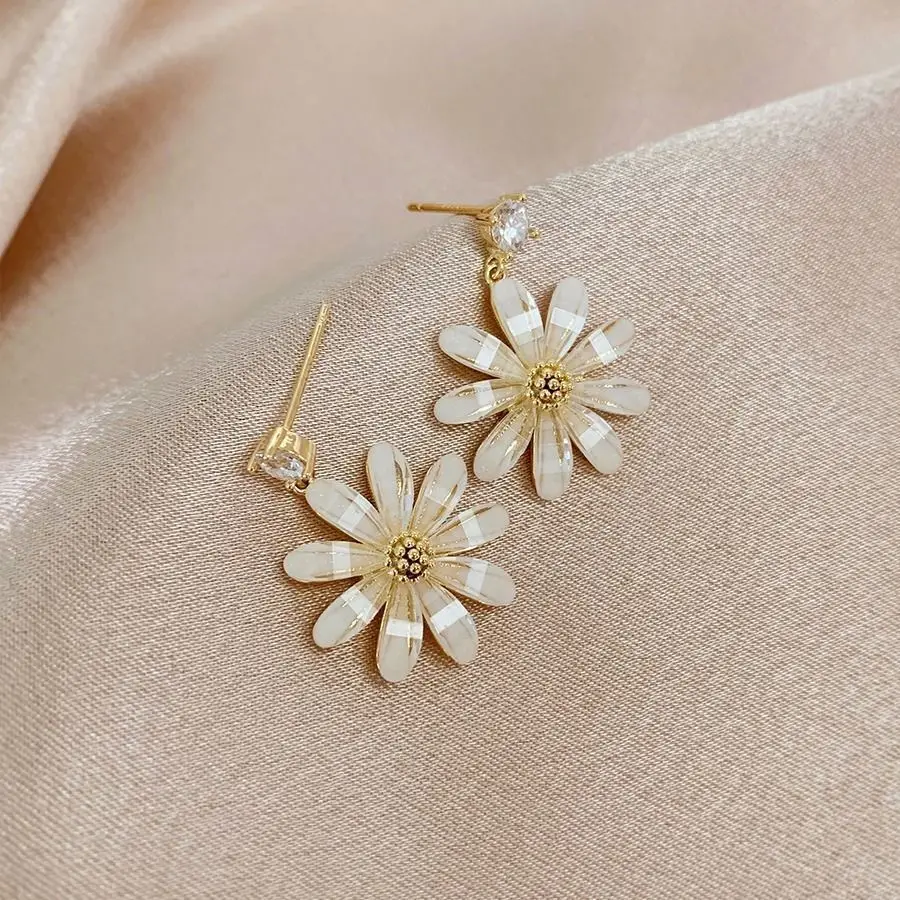 

LATS Bijoux Flower Dangle Earring Korean Zircon Resin Shiny Earrings for Women 2020 Kolczyki Brincos Female Fashion Jewelry
