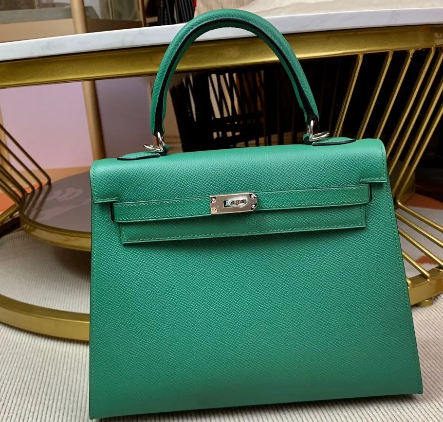 

LUXUR PURSE,BAND HANDBAG,25CM,Epsom Leather,Green color, Handmade Quality,Wax Lline Stitching, Fast delivery