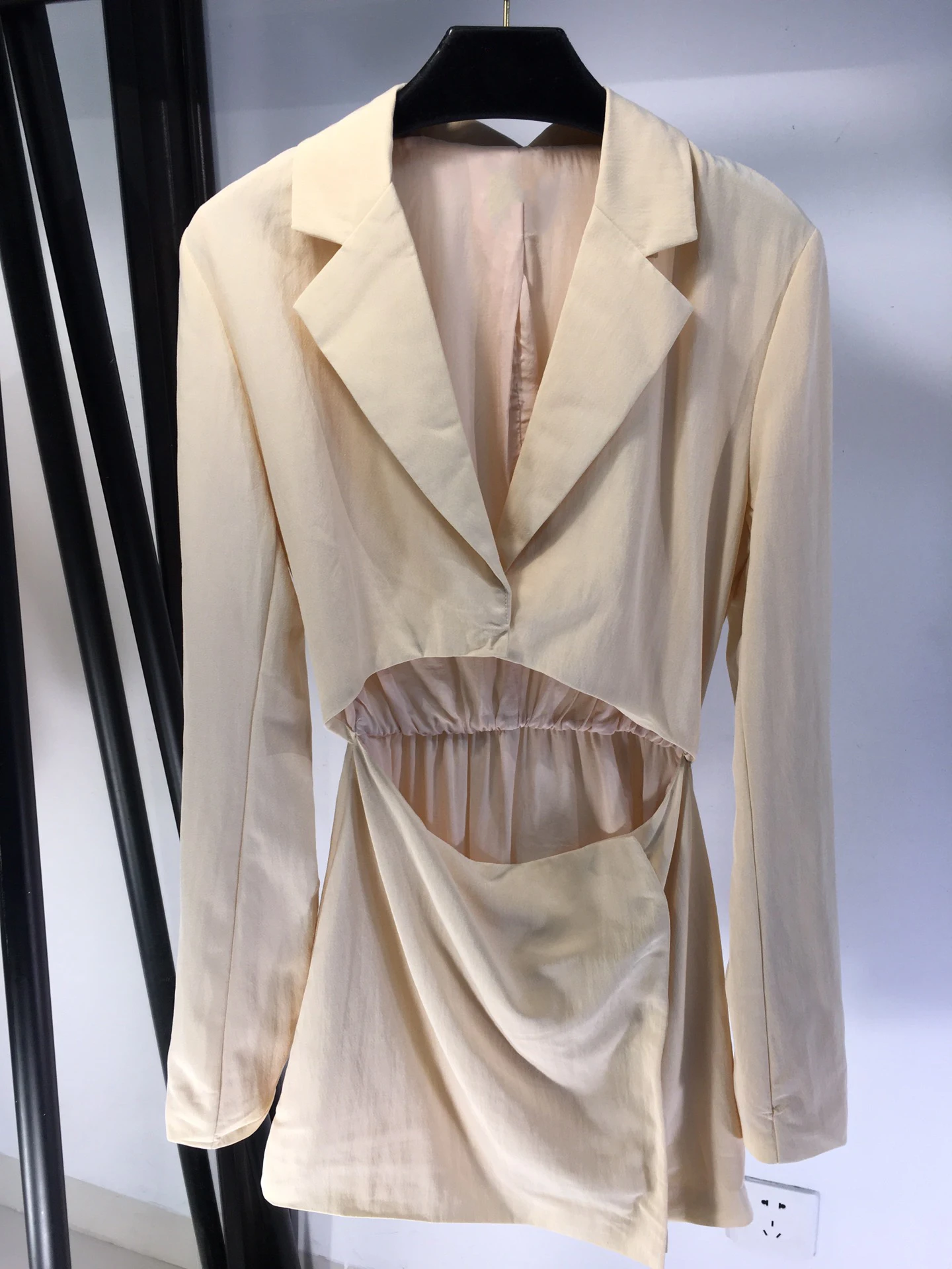 

Ladies 2021 New Fashion Long Sleeve Suit Neck Leaky Waist Thin Dress 0104