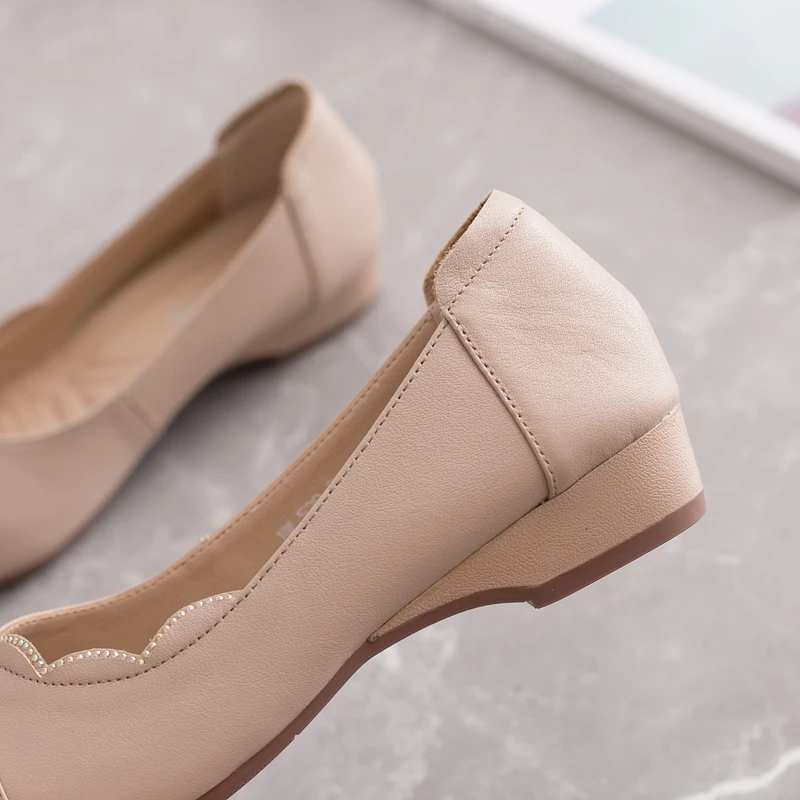 

ZHUISE Womans Shoes Fashion 2020 Solid Hook & Loop Cozy Genuine Leather Shoes Women Rubber Hollow Soft Flat Shoes Women The New