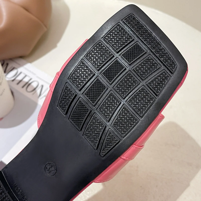 

Lart.bv Outdoor women's slippers New summer sandals in 2021 Fashion beads Flat bottom grace European style Open toe shoes