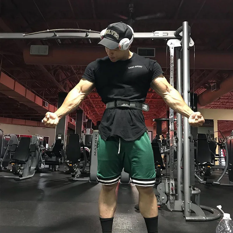 

2021 Summer New Gym Sports Shorts Men's Beach Pants Zipper Pocket Shorts Bodybuilding Sports Pants Fitness Jogging Running Short
