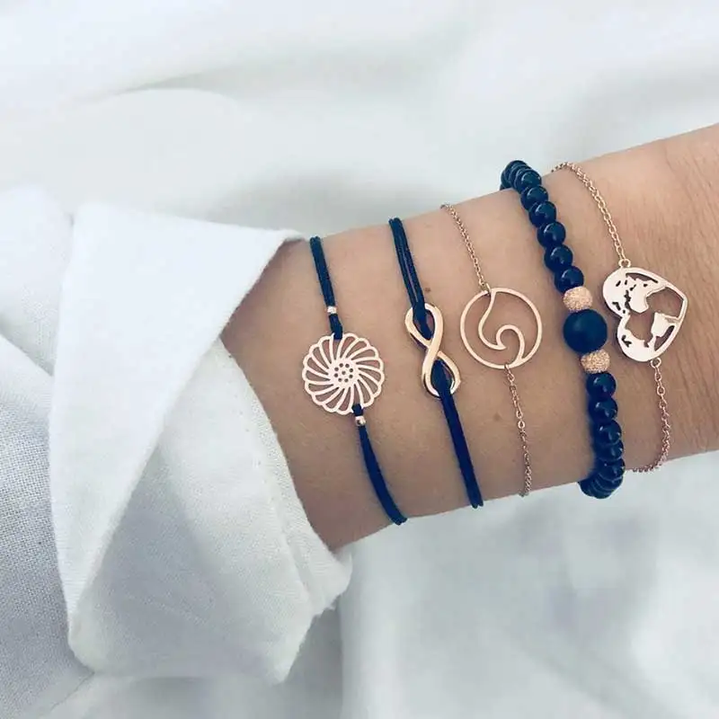 

xiaoboACC 5Pcs Set Black Beads Bracelet for Women Peach Heart Fan-Shaped Disc Frosted Glass Bead Bracelet Jewelry Wholesale