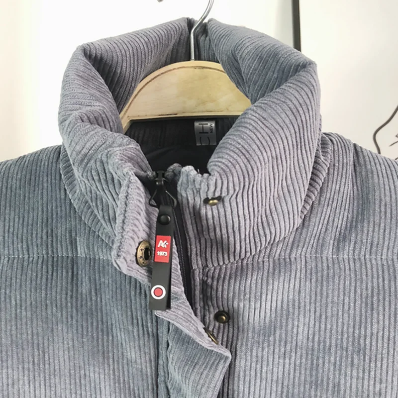 Жилет женский вельветовый однобортный утепленный жилет без рукавов однотонный