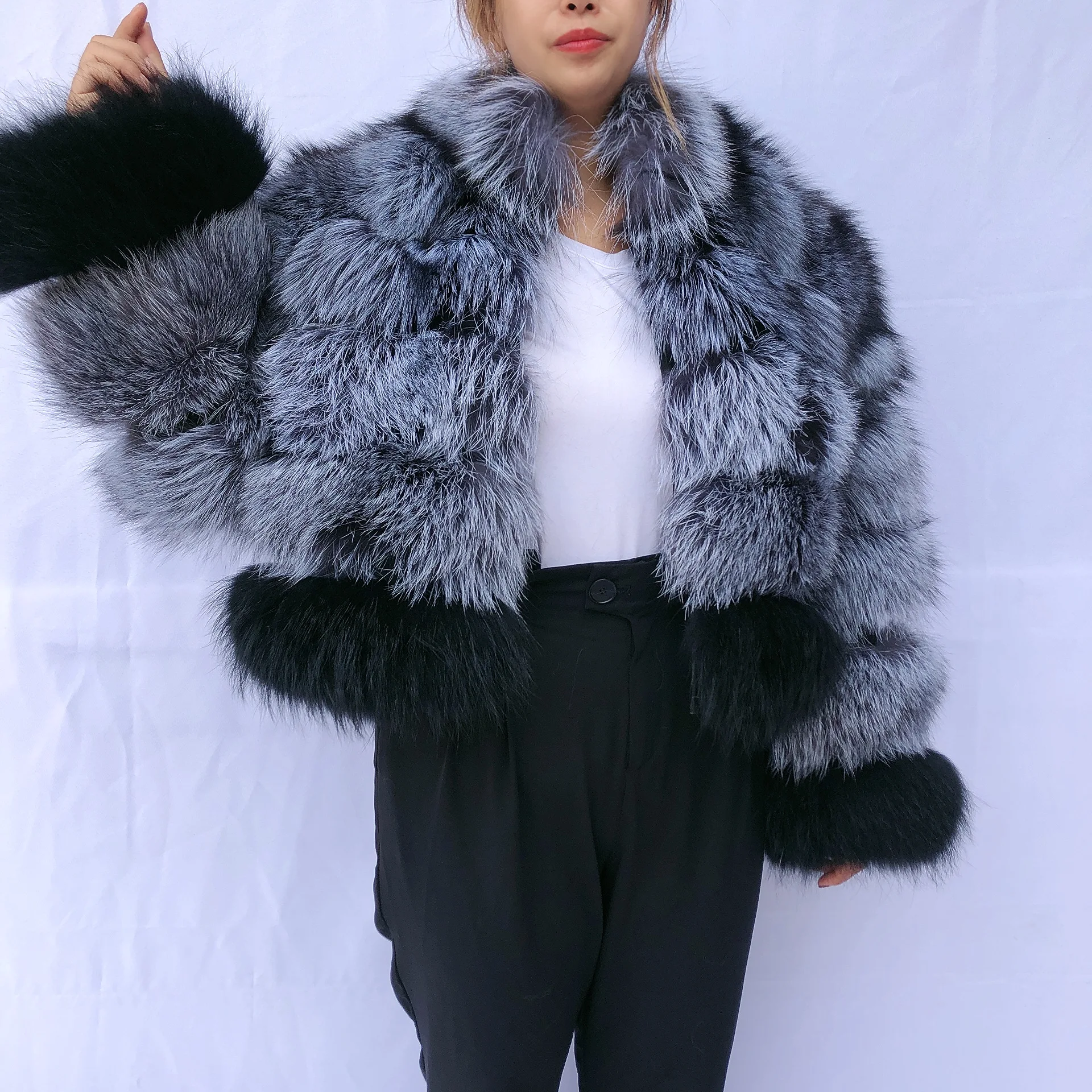 Высококачественное пальто из натурального Лисьего меха серебряного лисьего