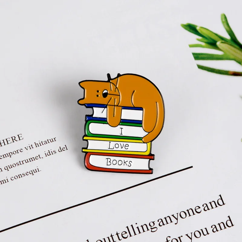 Эмалированная брошь в форме кошки Reding из джинсовой ткани с надписью I Love Book