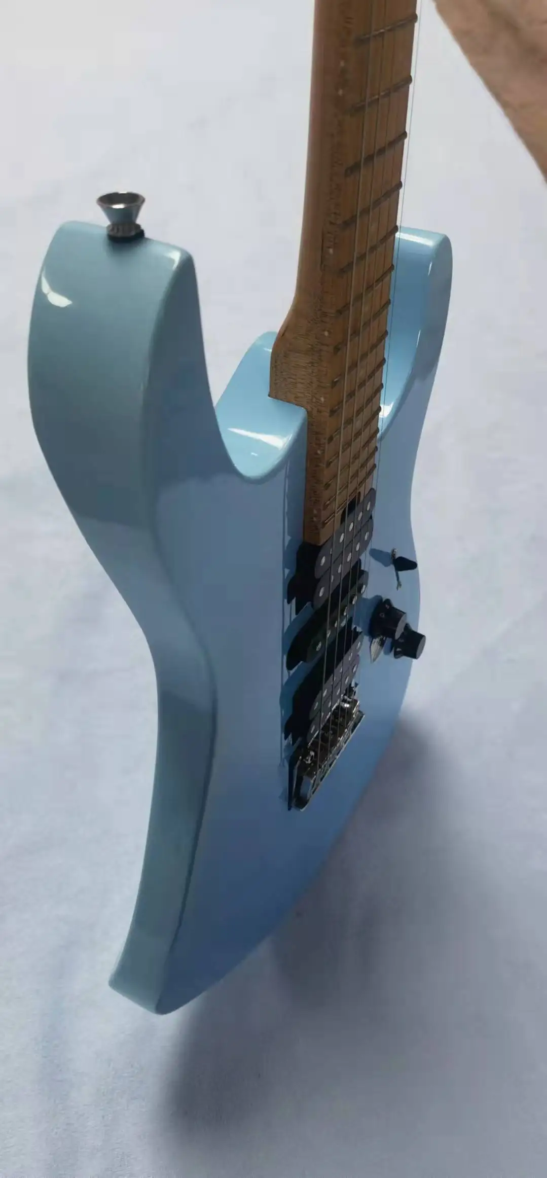 Шестиструнная электрическая гитара для мальчиков и девочек. В магазине можно