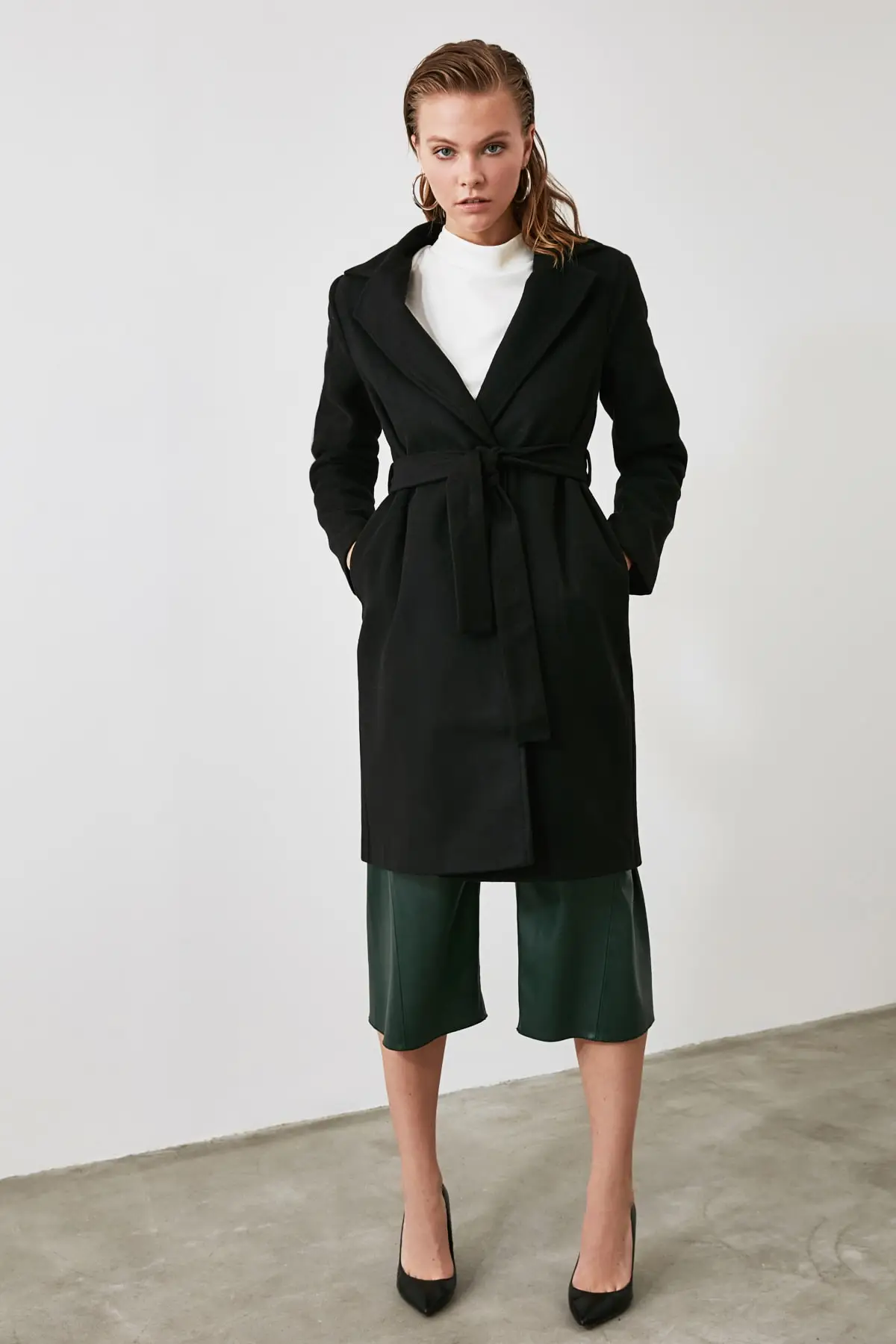 Трендовое черное шерстяное пальто с арками TWOAW20KB0033 | Женская одежда