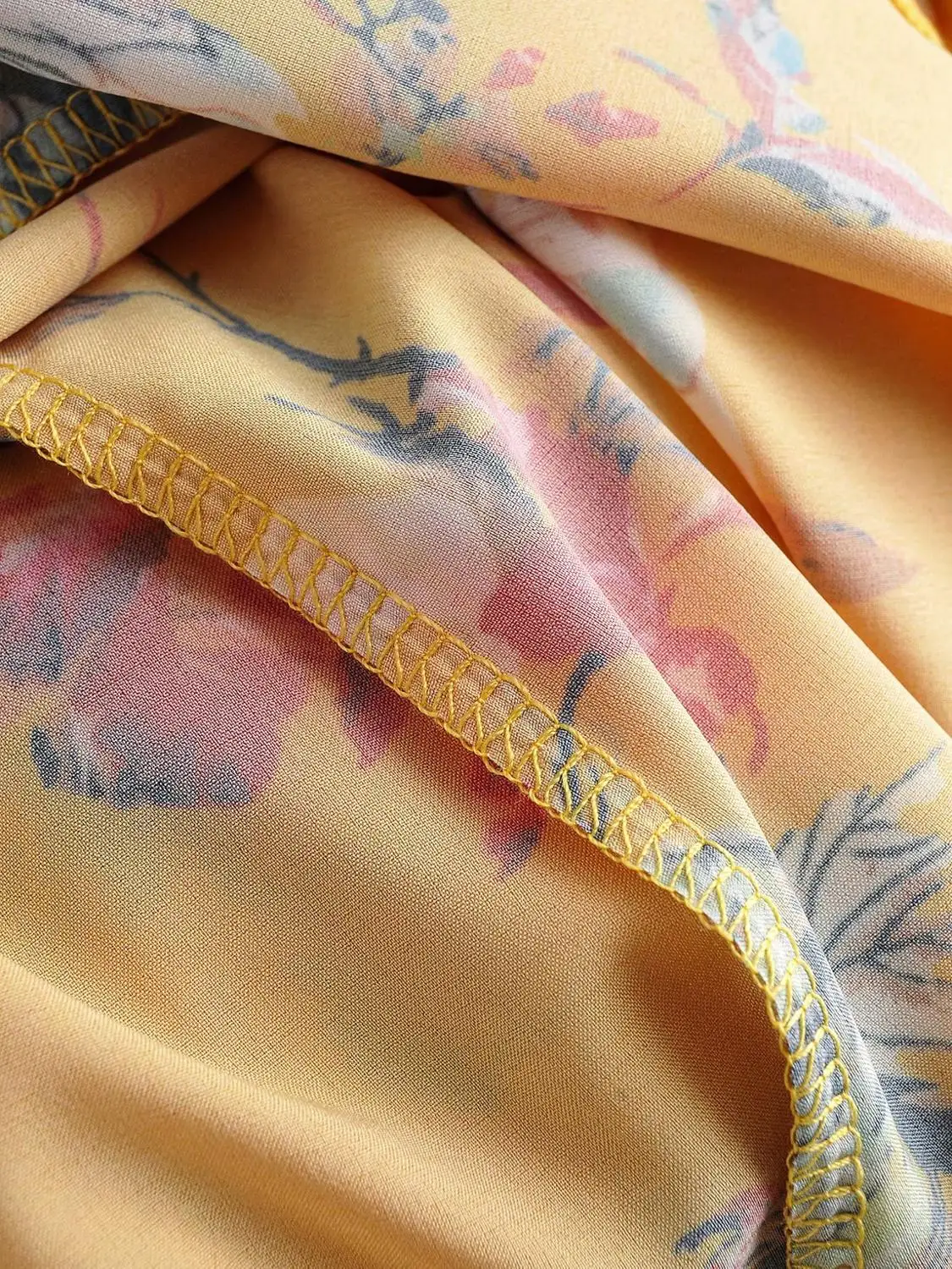 Женский комбинезон с цветочным принтом Bazaleas желтый глубоким v-образным вырезом