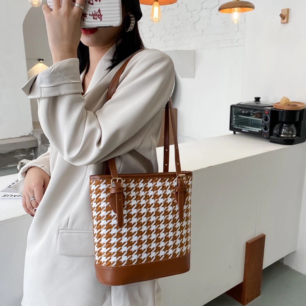 

Women Plaid Shoulder Bucket Bag Portable Female Travel Daily Casual Handbag Tote Fashion Exquisite Shopping Bag