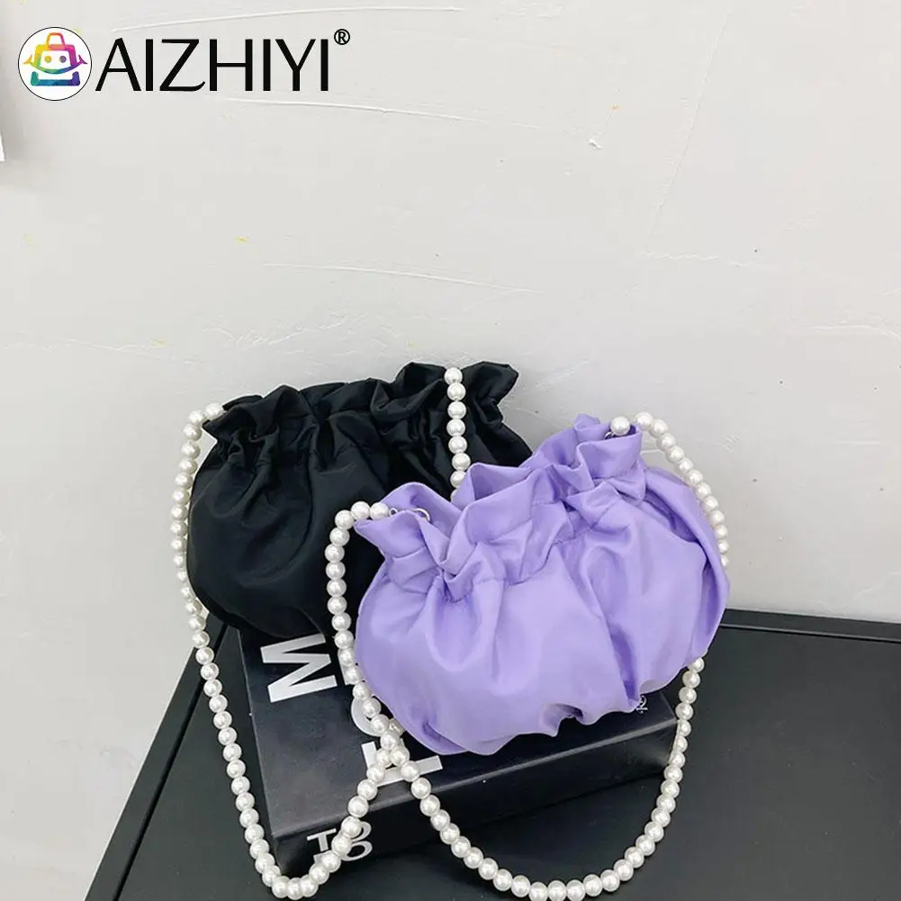 

Модная женская однотонная плиссированная сумка-мессенджер через плечо с жемчужной цепочкой, повседневные женские маленькие сумочки на шну...