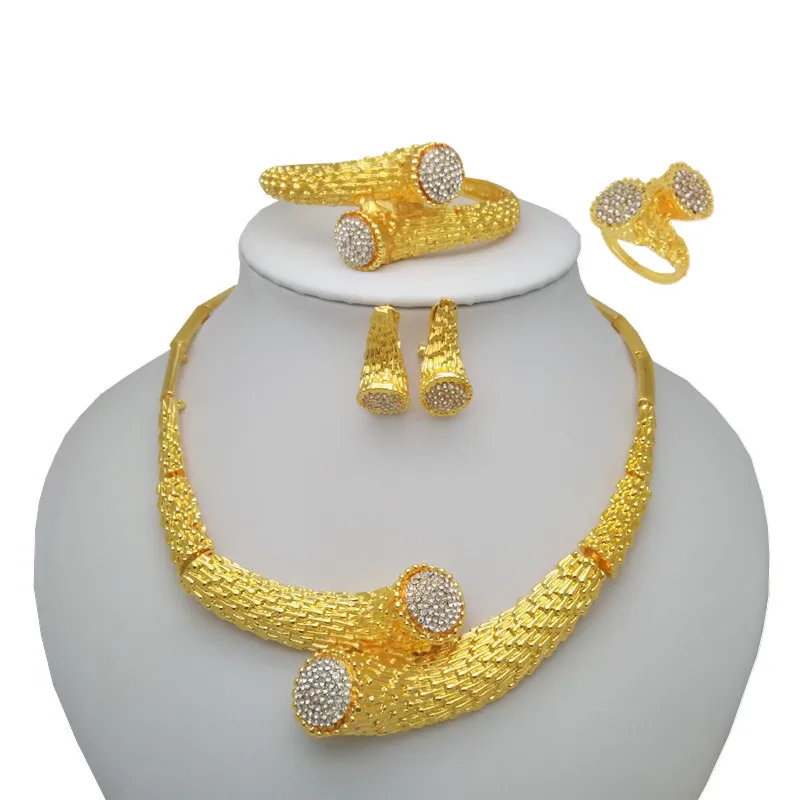 

Цепочка с подвеской, серьги, браслет и кольца в африканском стиле