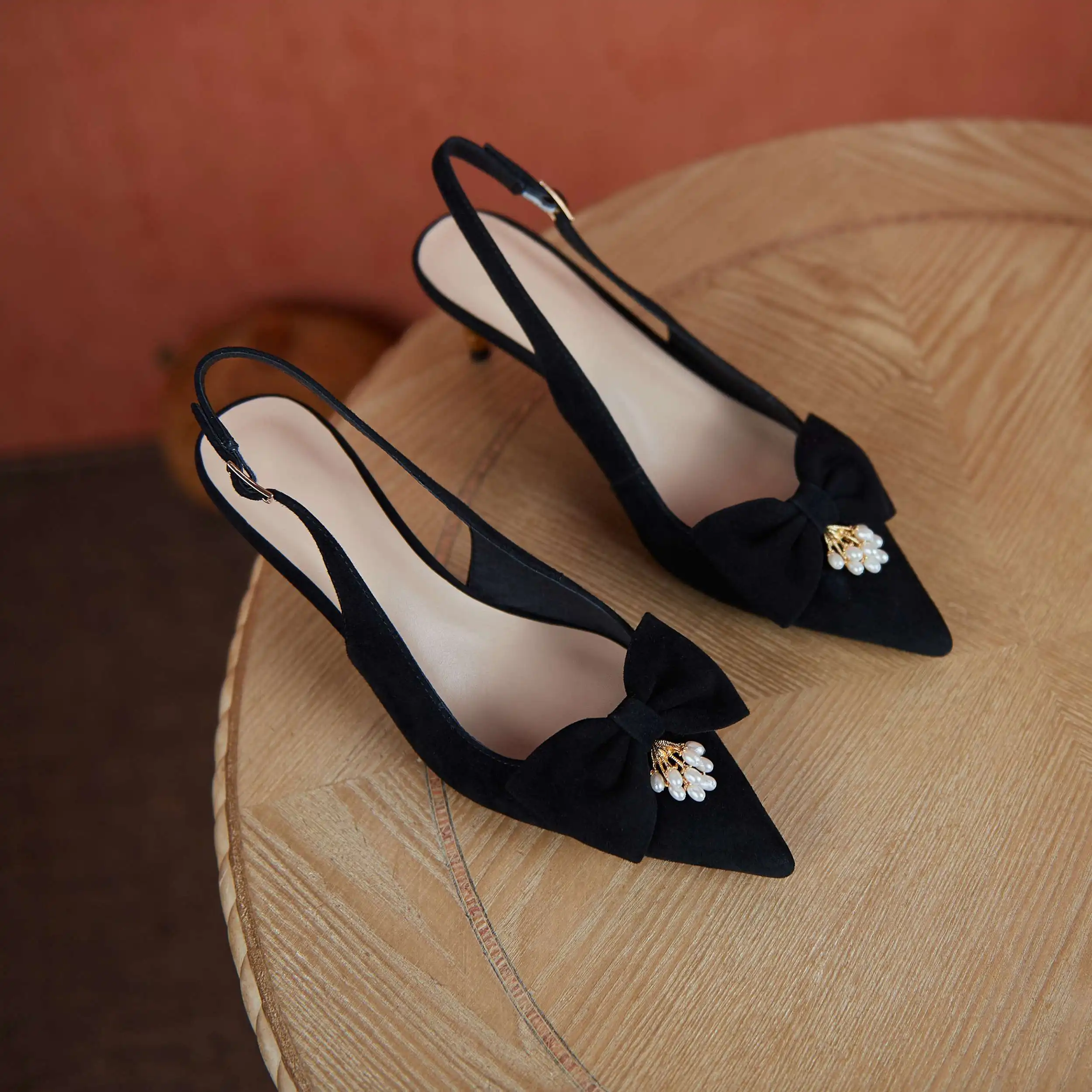 

Krazing Pot 2021 summer new sheep suede pointed toe high heels butterfly-knot pearl decoration slingback shoes women pumps L97