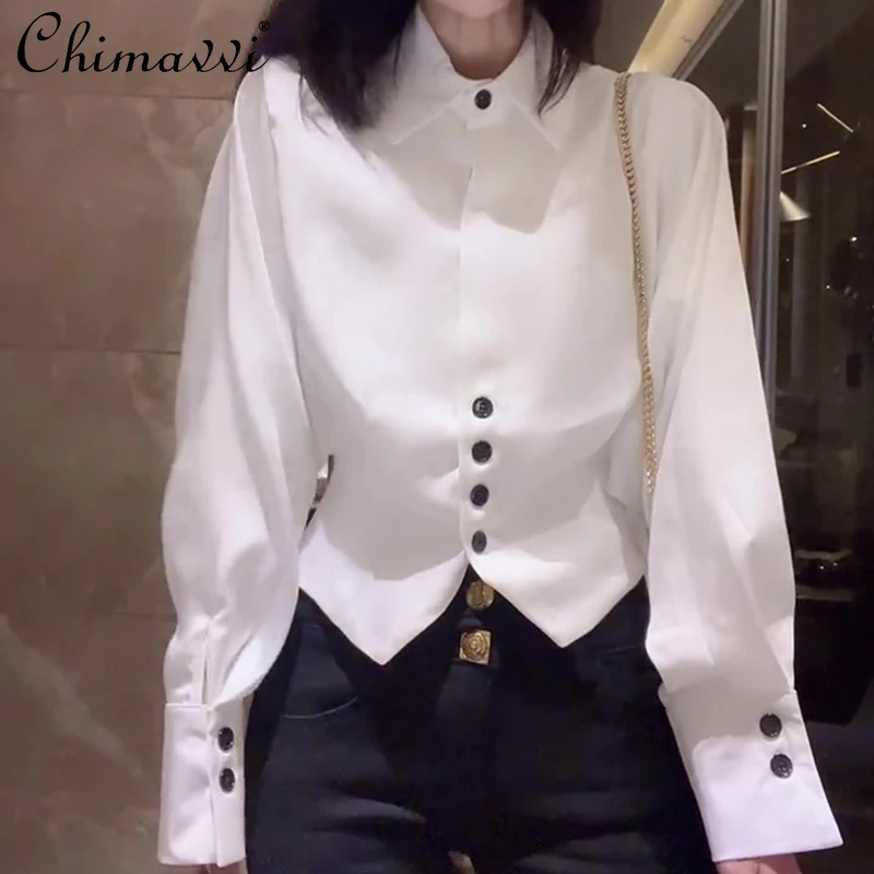 Женская короткая приталенная рубашка белая блузка с рукавами летучая мышь
