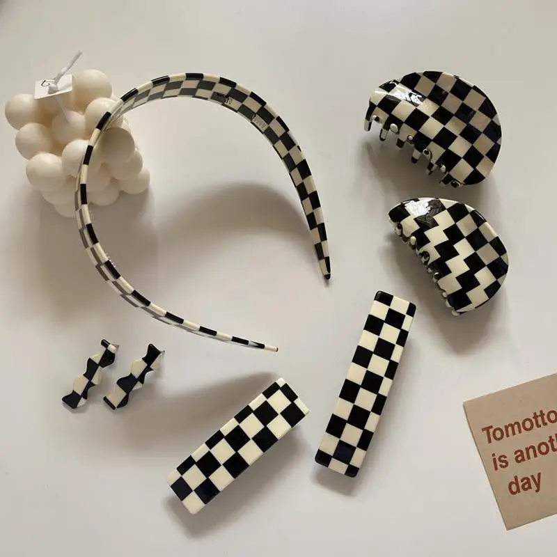

Black White Plaid Acetate Sheet Hair Claw Clips for Girls Big Hairpins Women bobby pin Accessories Headwear Makeup Hair Styling