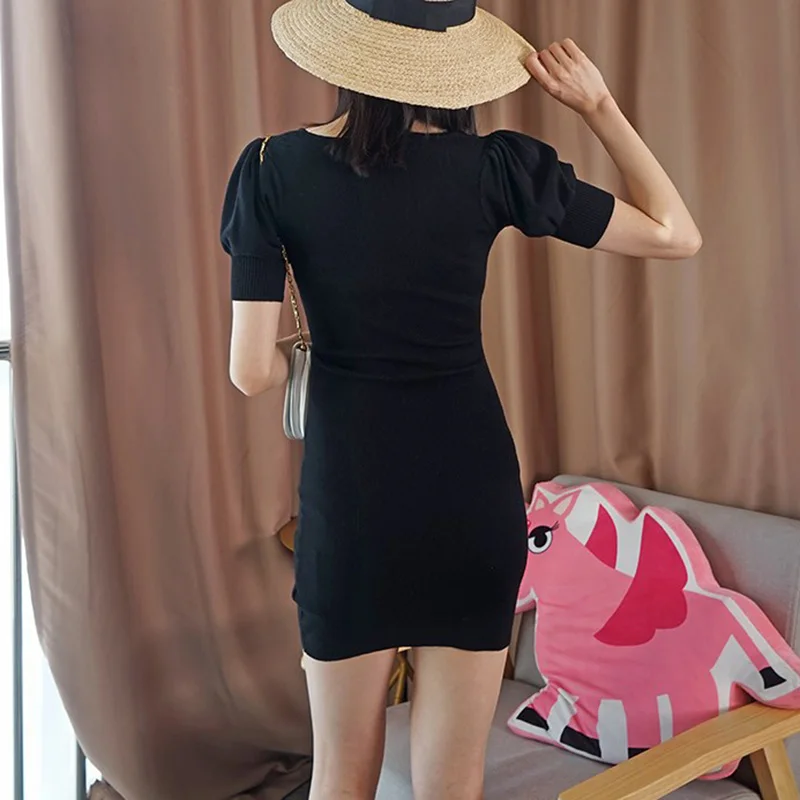 Черное летнее платье для женщин с квадратным воротником и рукавами вязать